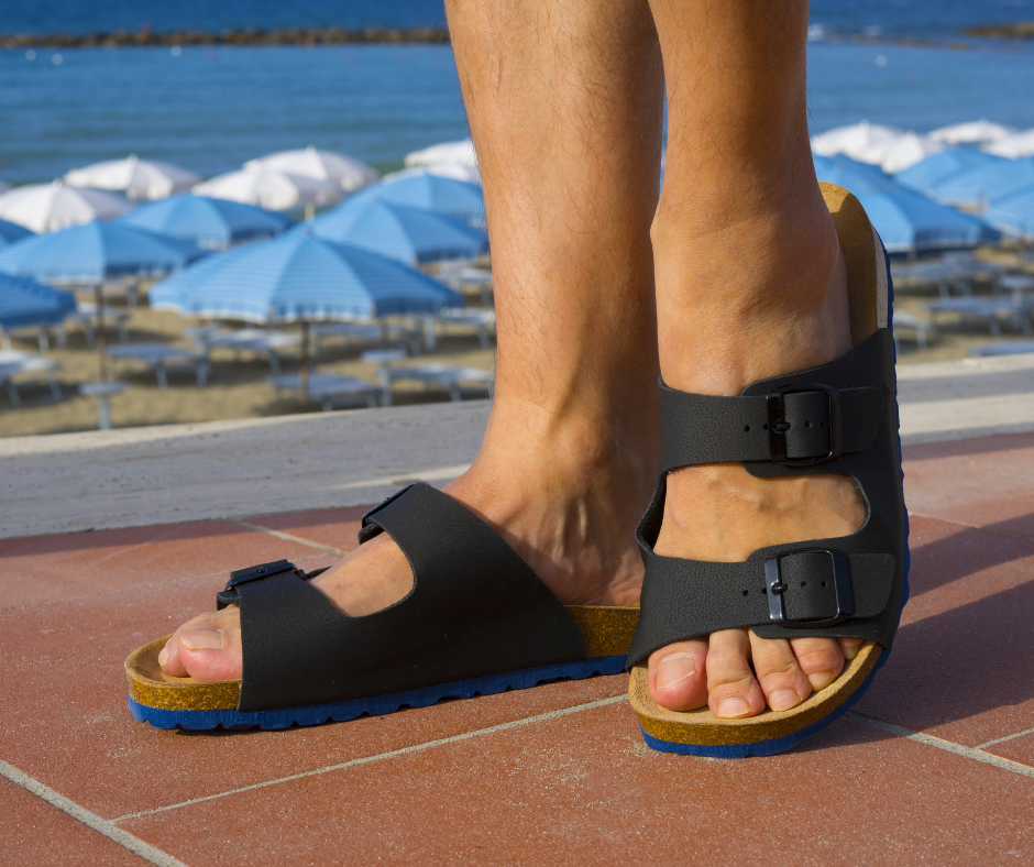 Open toes sandals with two buckles